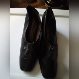 Leather women's dress shoes